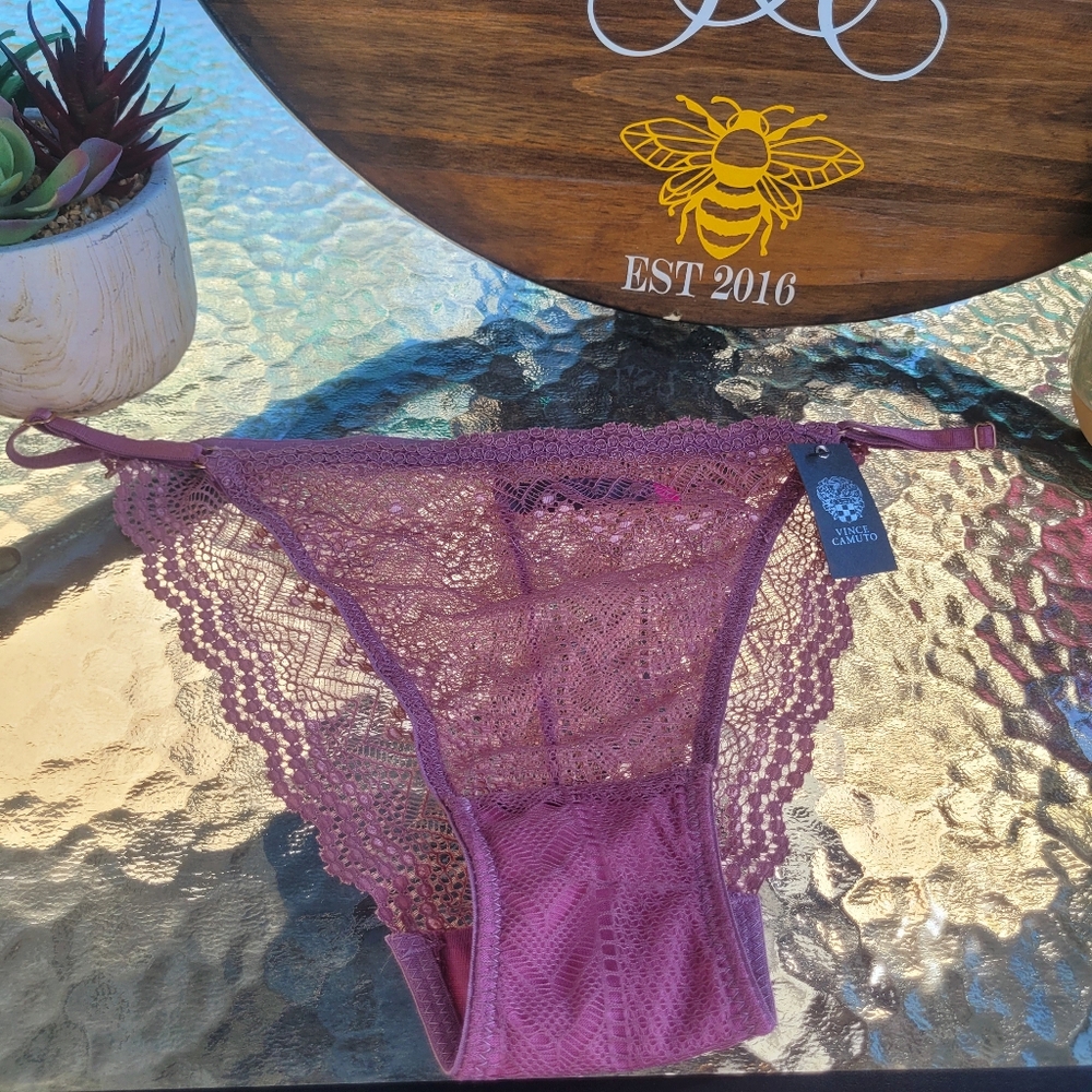 Vince Camuto Lace Women's Intimates Set - Picture 8 of 13